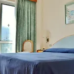 Ara Maris & Sorrento