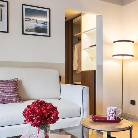 Hotel Carlton International