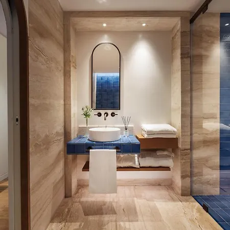 Ara Maris & Готель