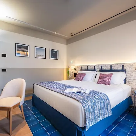 Carlton International Hotel 5*