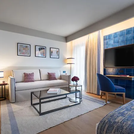 Carlton International 5*