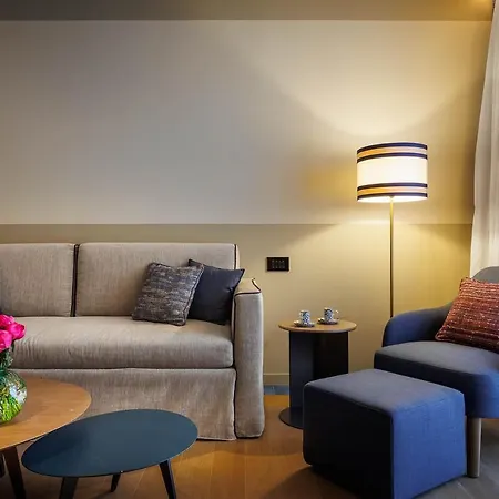 Carlton International 5*
