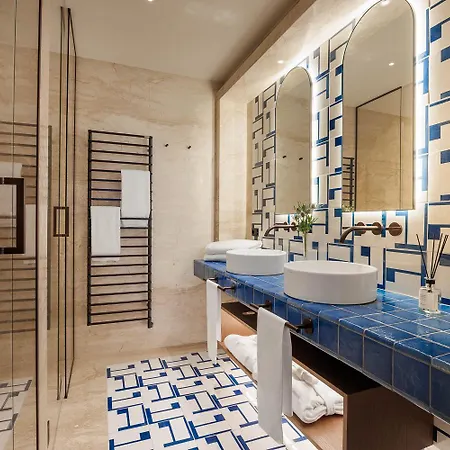 Carlton International 5*