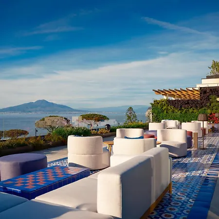 Carlton International 5*