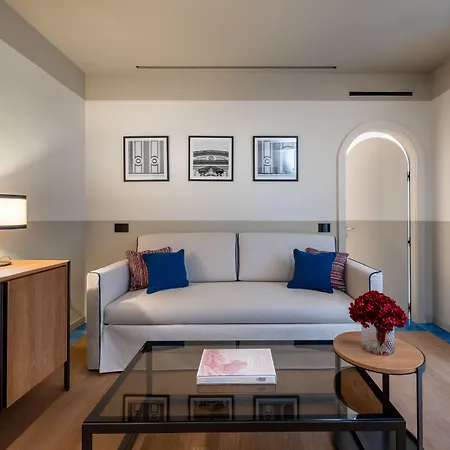 Ara Maris & Готель