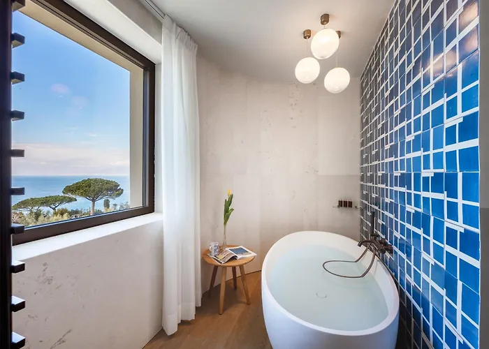 Ara Maris & Hotel 5*