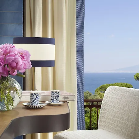 Ara Maris & Sorrento