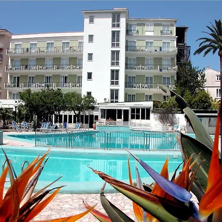 Hotel Ara Maris & 5*