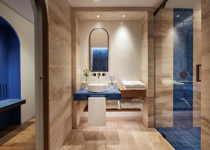 Ara Maris & ホテル