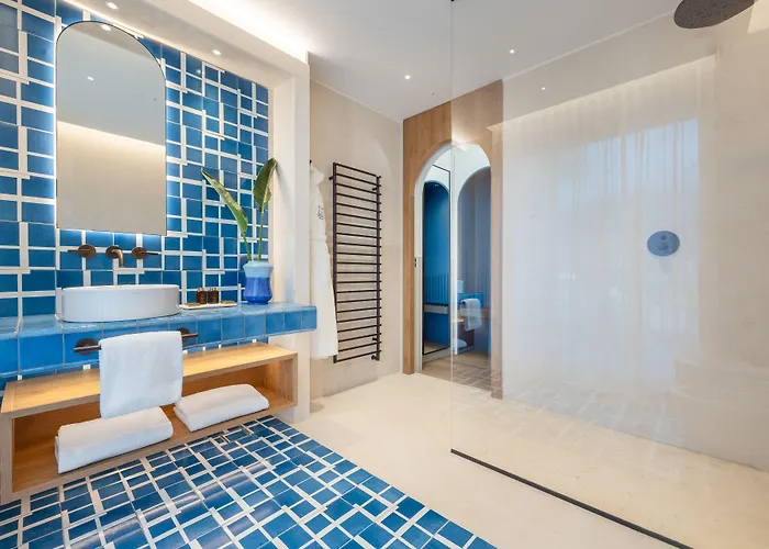 Ara Maris & Sorrento